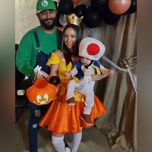 Princess Daisy Size Small Dress, Crown, Choker, High Tights, Gloves Mario World